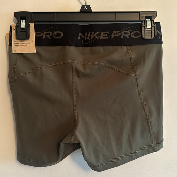 New!! Nike Pro Women’s bike shorts - Picture 4 of 7